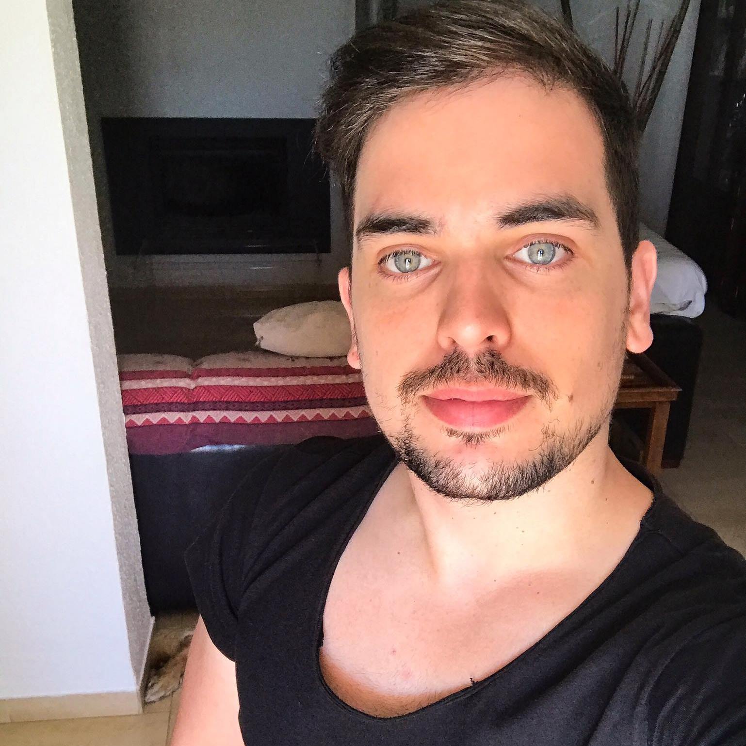 Meet the Artist - Pablo Fernandez